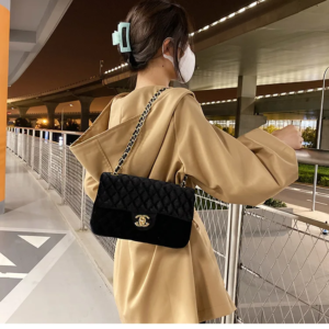 Chain Bag Xiaoxiangfeng Shoulder Bag 2025 New Diamond Grid Embroidery Line Fashionable Commuting Crossbody Bag Men's Bag