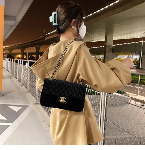 Chain Bag Xiaoxiangfeng Shoulder Bag 2025 New Diamond Grid Embroidery Line Fashionable Commuting Crossbody Bag Men's Bag