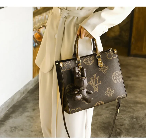 Guangzhou Women's Luxury Handbag Large Capacity Single Shoulder Bag New 2023 High-End Feel Flower Pattern Tote Bag - Image 7