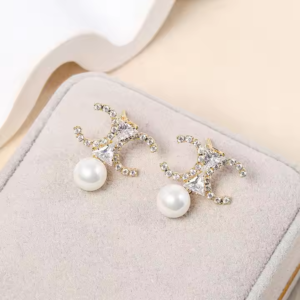 Small fragrance style double C pearl silver needle earrings for women light luxury niche high-end earrings 2025 new temperament earrings